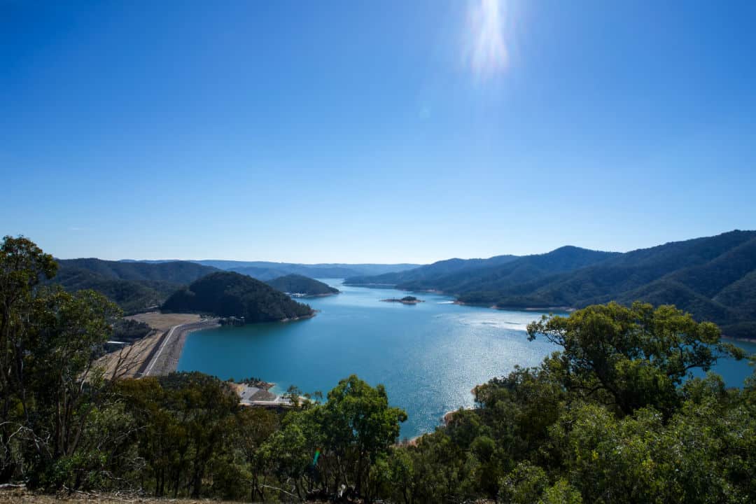 Lake-Eildon-from-Mt-Pinniger